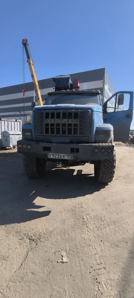 Ural NEXT 4320 6x6 Бортовой с КМУ 483B-20 — Б/У, 2018 г.