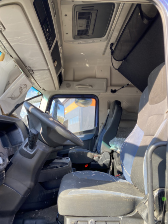 BEIJING BJ 6x4 Седельный тягач BJ4250D6CP-02 — Б/У, 2023 г.