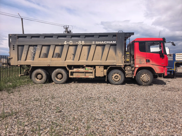 Shacman (Shaanxi) SX 8x4 Самосвал SX331863366 — Б/У, 2024 г.