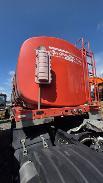 УралСпецТранс 9465 Полуприцеп цистерна 94652L-A2-06 — Б/У, 2022 г.