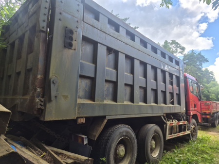 Shacman (Shaanxi) SX* 6x4 Самосвал — Б/У, 2022 г.