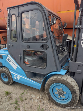 TRF D Вилочный погрузчик D30-3X — Б/У, 2023 г.