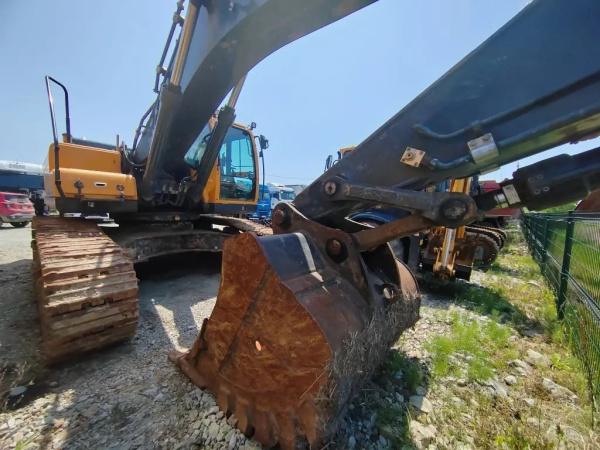 HYUNDAI R380 Экскаватор — Б/У, 2022 г.